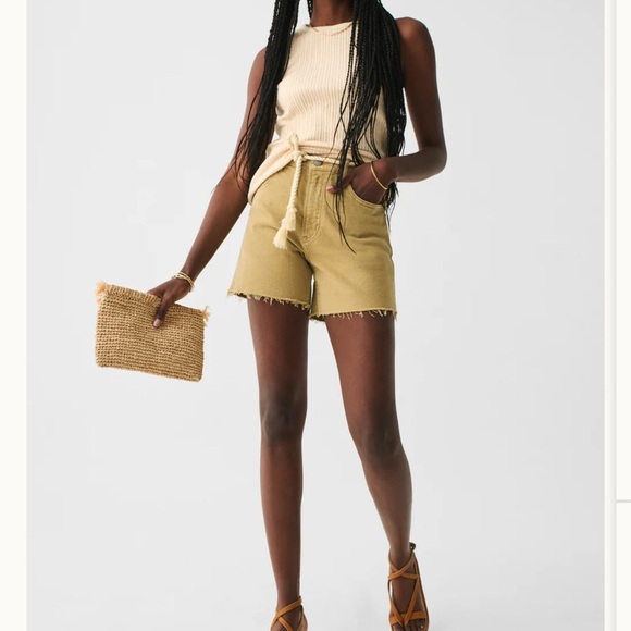 Faherty Sunwashed Denim Short in Dull Gold 28 NWT - Picture 2 of 5